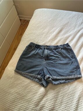 Light Blue High-Waist Rolled Hem Denim Shorts